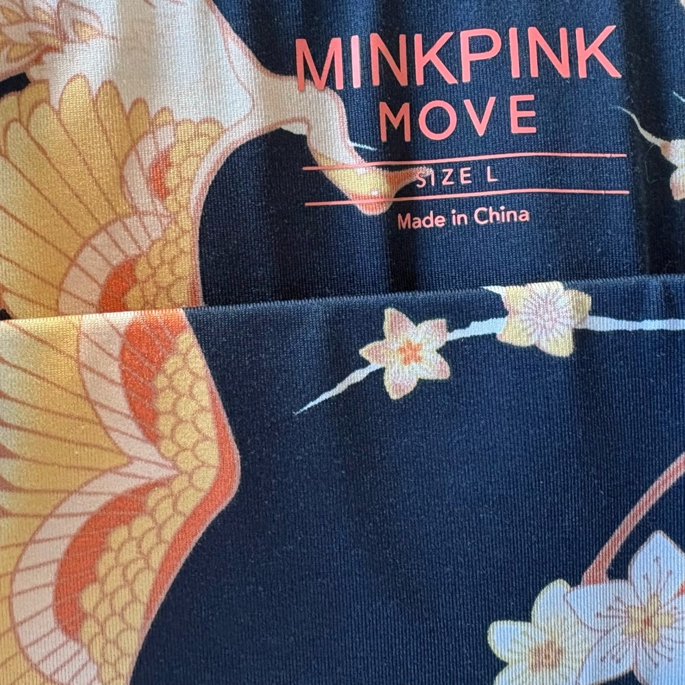 Mink Pink Move Leggings. Large - Picture 3 of 3